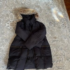 Adorable Pea in a Pod medium maternity jacket